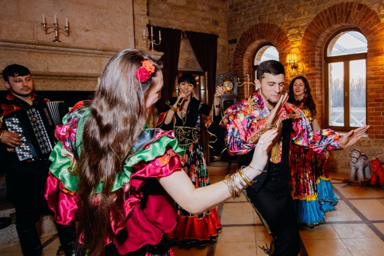 Цыганский фон