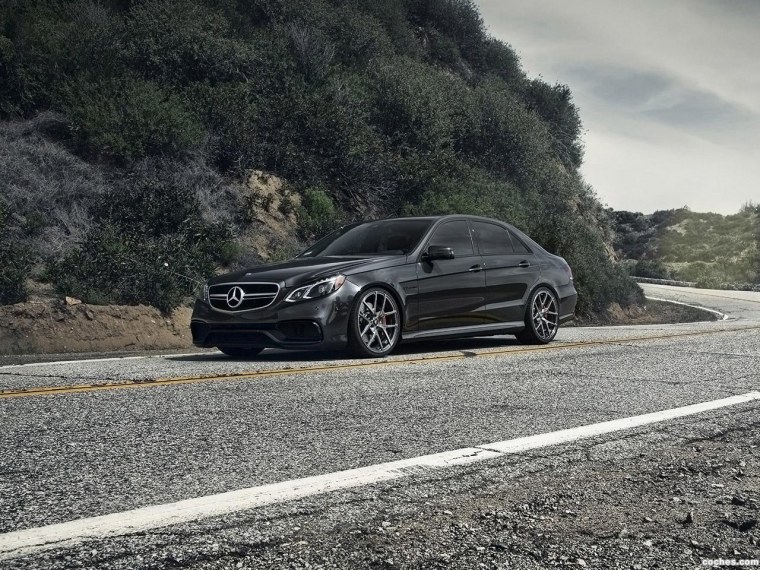 Обои Мерседес Бенц е 63 AMG