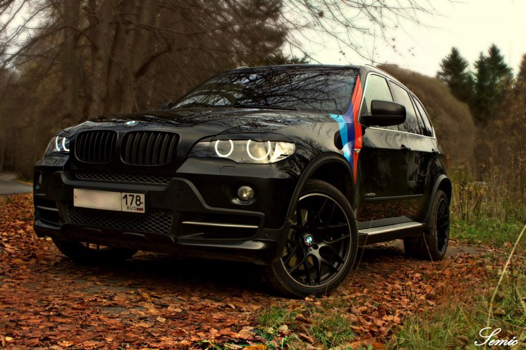 Черный BMW x5 2008