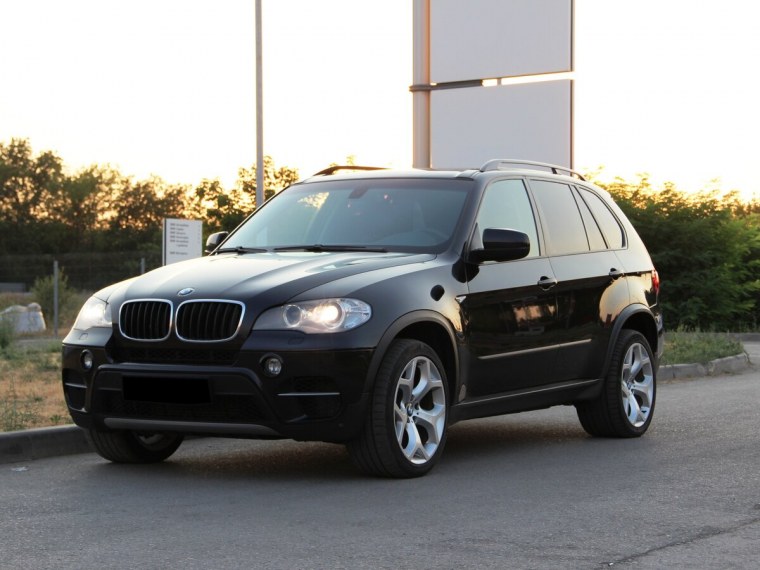 БМВ х5 е70 черный тонированный