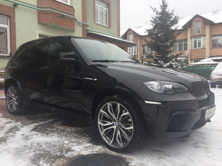 БМВ Икс 5 е 70