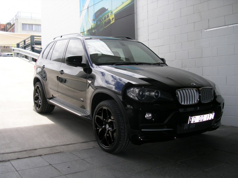 БМВ х5 е70 белый