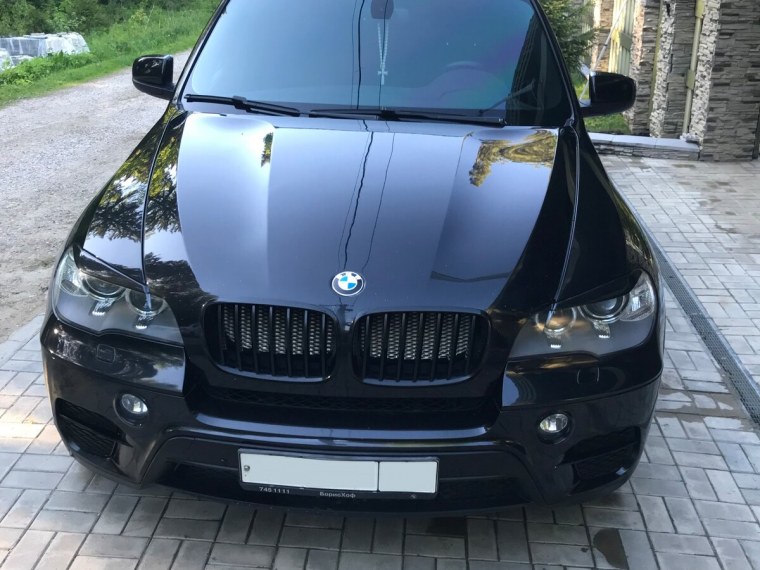 БМВ х5 е70 черный тонированный