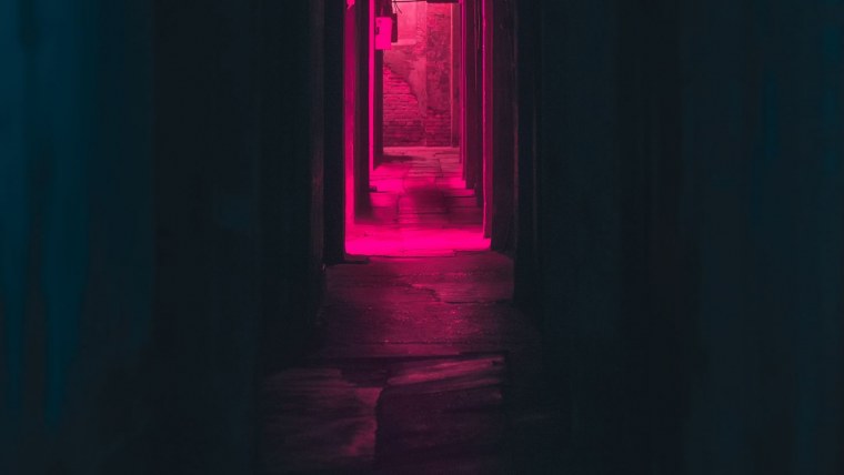 Неоновая комната