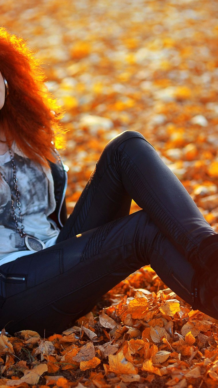 Девушка осенью