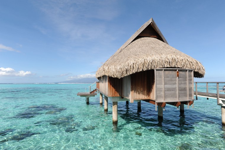 Бунгало на берегу реки