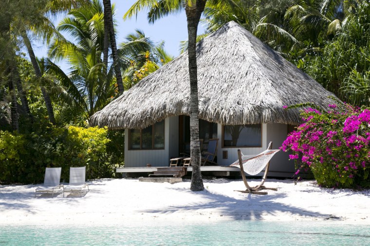 Хижина на берегу