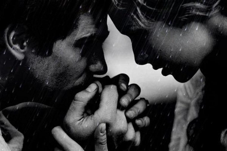 Парень и девушка растаюца