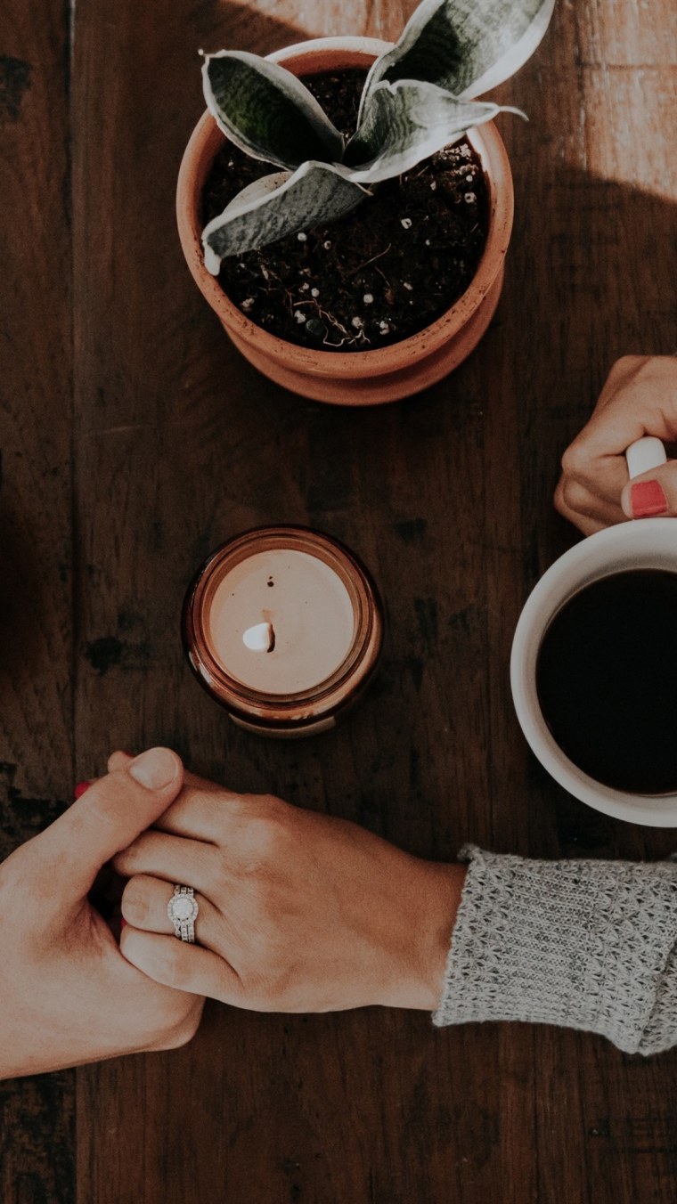 Кружка кофе в руках