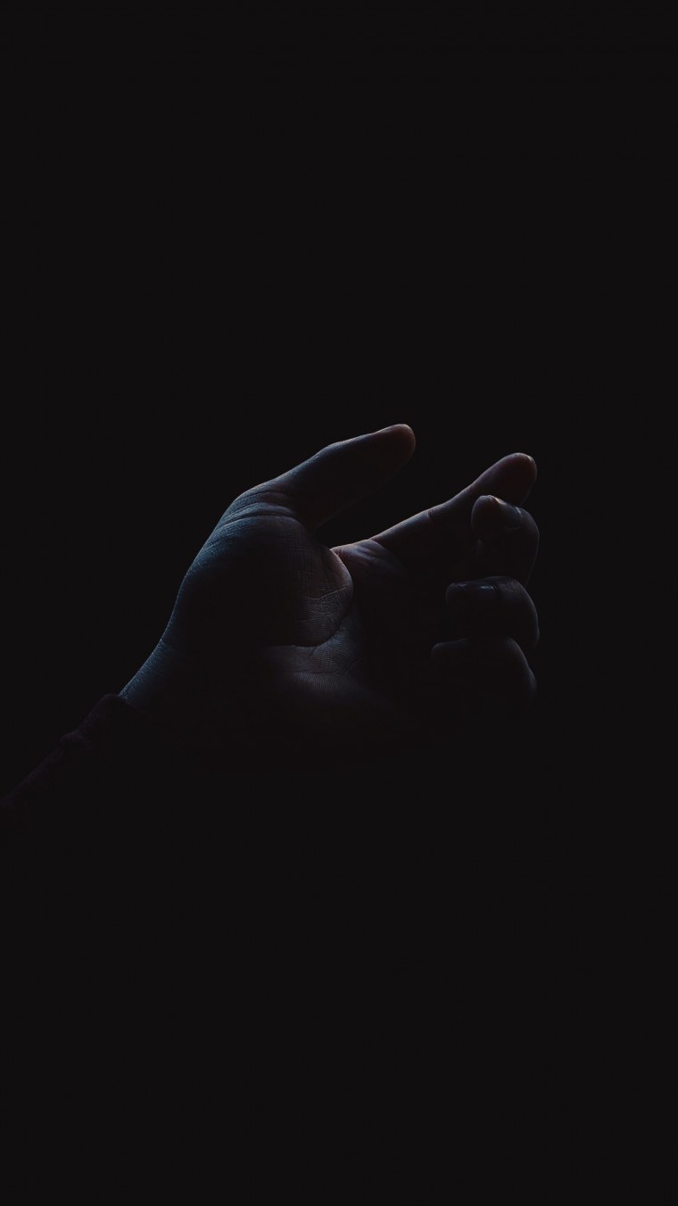 Рука из дыма