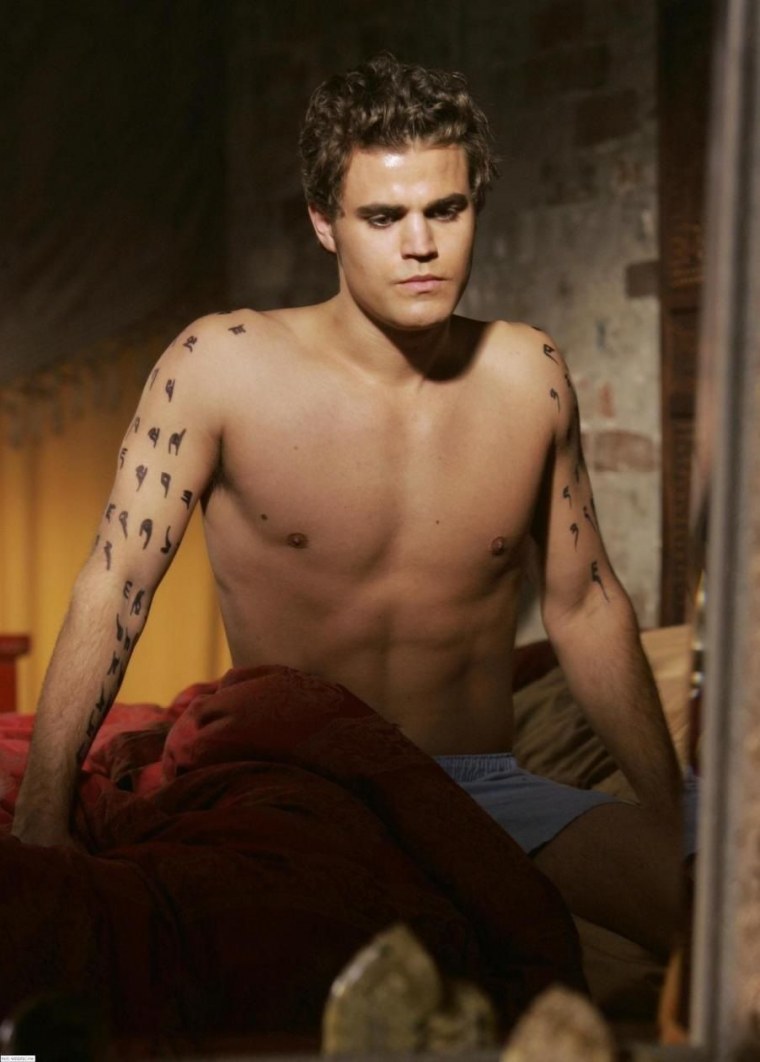 Пол Уэсли торс в дневниках вампира