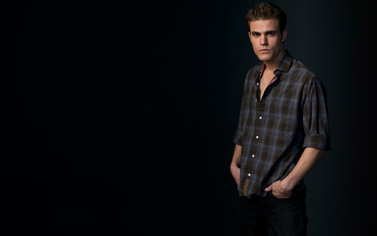 Стефан и Елена голые