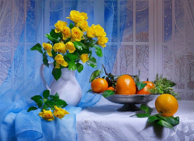 Натюрморт с цветами и фруктами