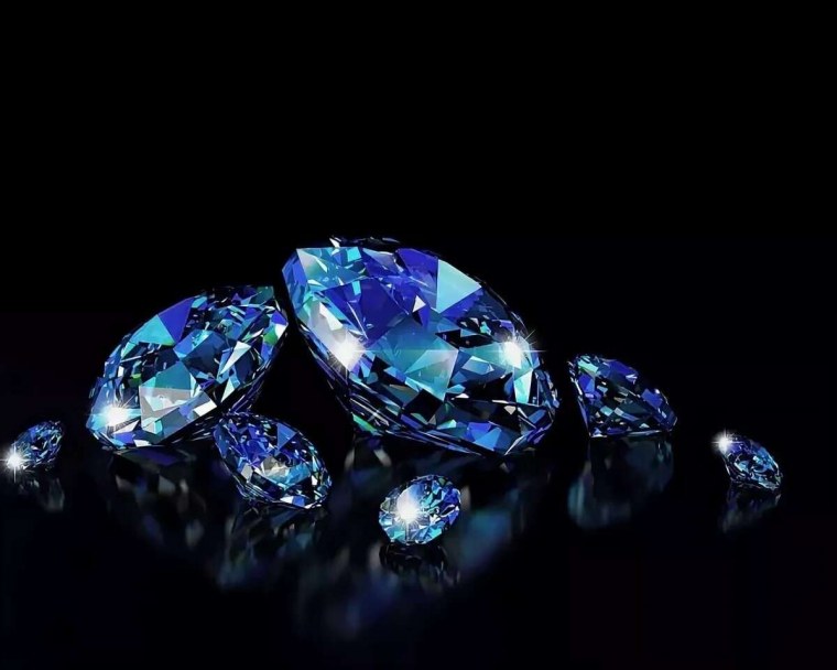 Бриллианты на черном фоне