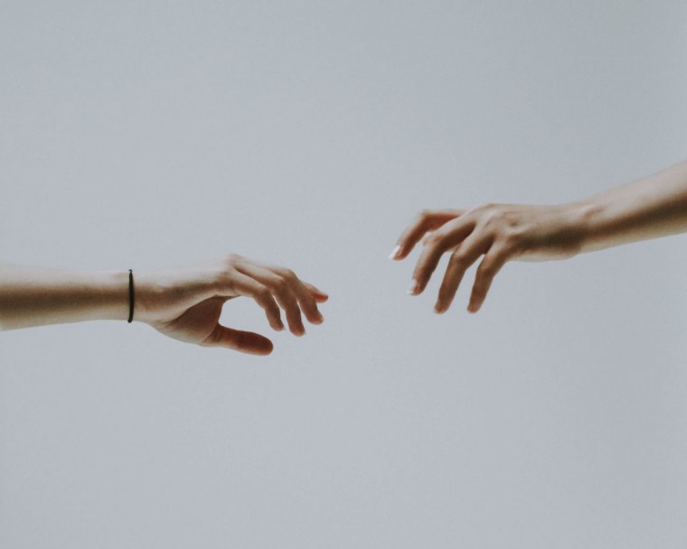 Руки Адама и Евы