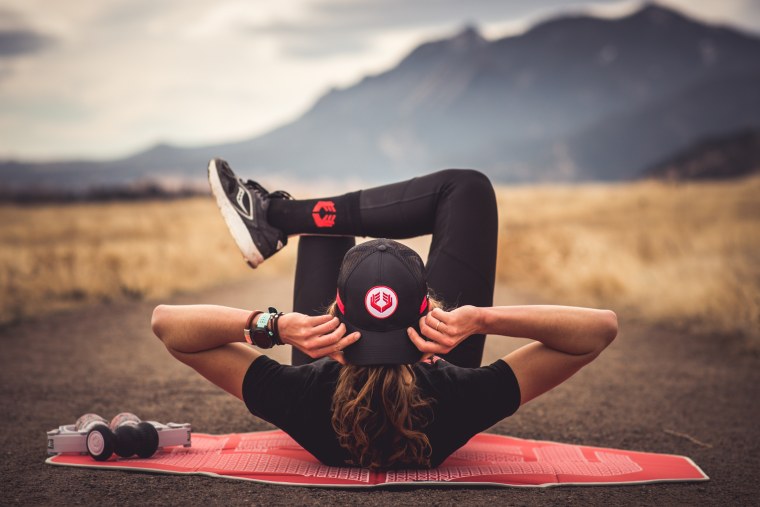 Мужчина с мячом