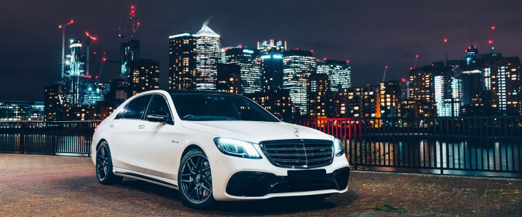 Белый Мерседес е 63 АМГ Москва Сити