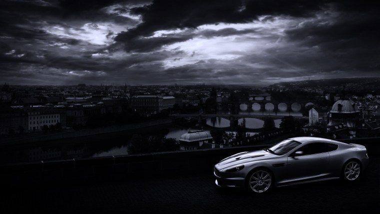 Jaguar f Pace в ночи