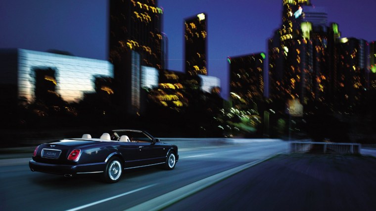 Автомобиль в городе