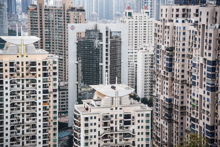 Многоэтажный дом окна