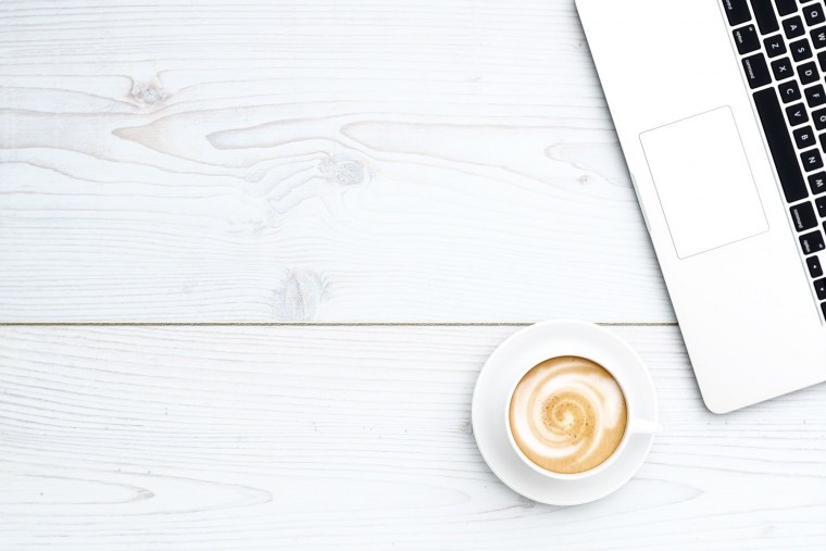 Белый стол сверху