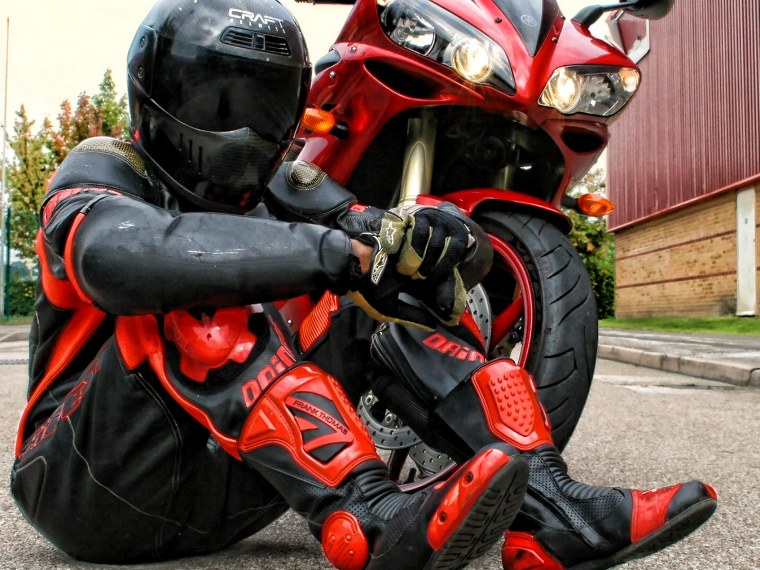 Мотоциклист на мотоцикле