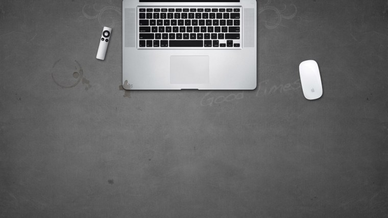 Компьютер на сером фоне