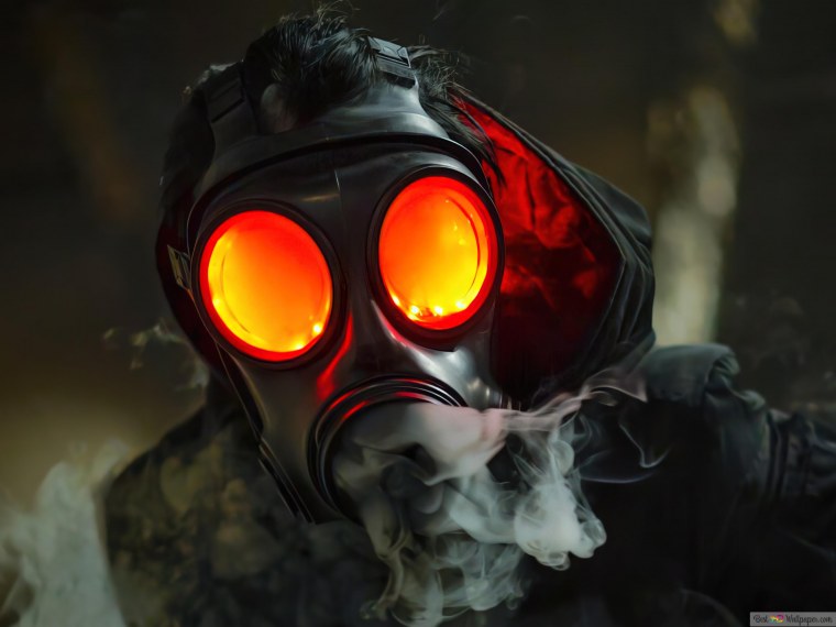 Сталкер в противогазе