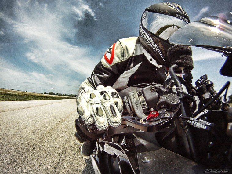 Suzuki GSR 750a обои