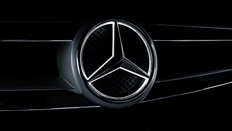 Mercedes Benz logo