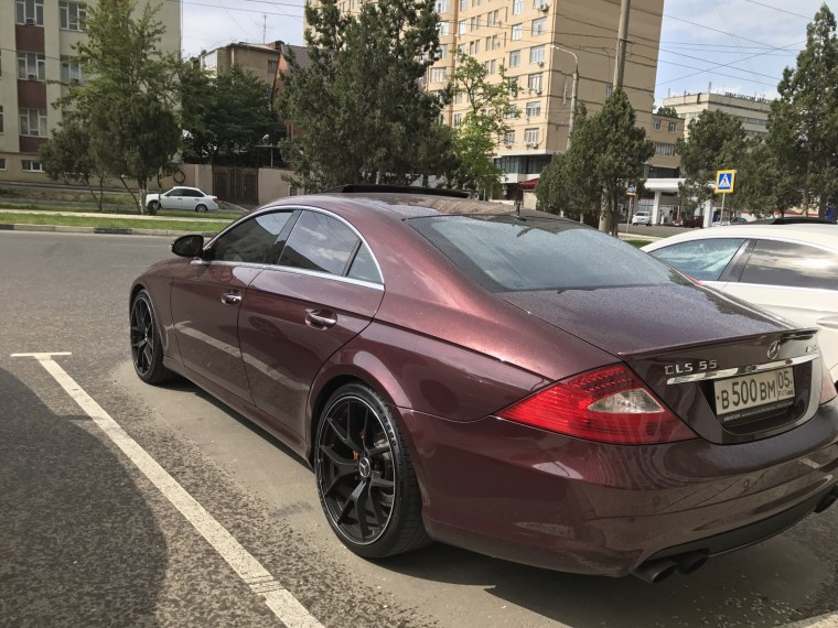 Мерседес банан CLS 63 черный