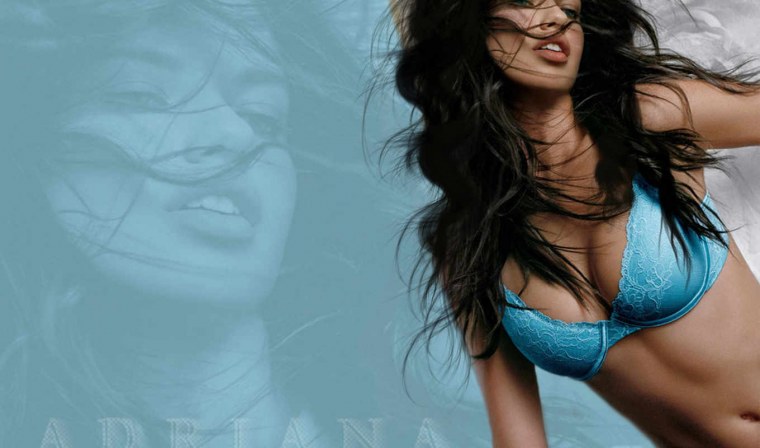 Элли Брук в Нижнем белье