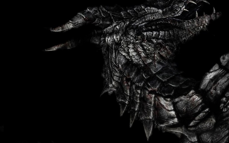 Китайский дракон на черном фоне