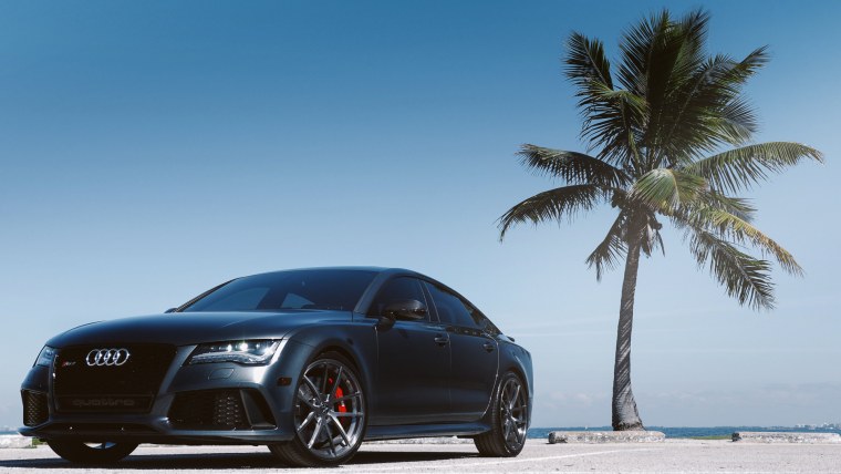 Белая Audi a5 RS 2019