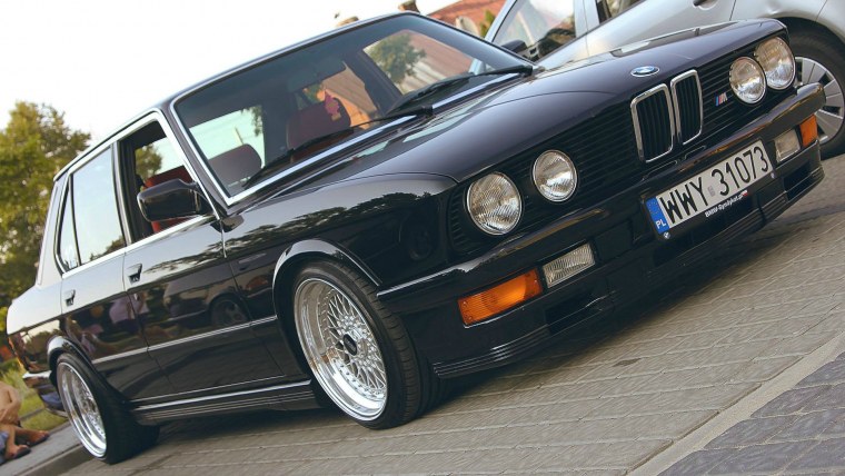 E28 BMW 4к