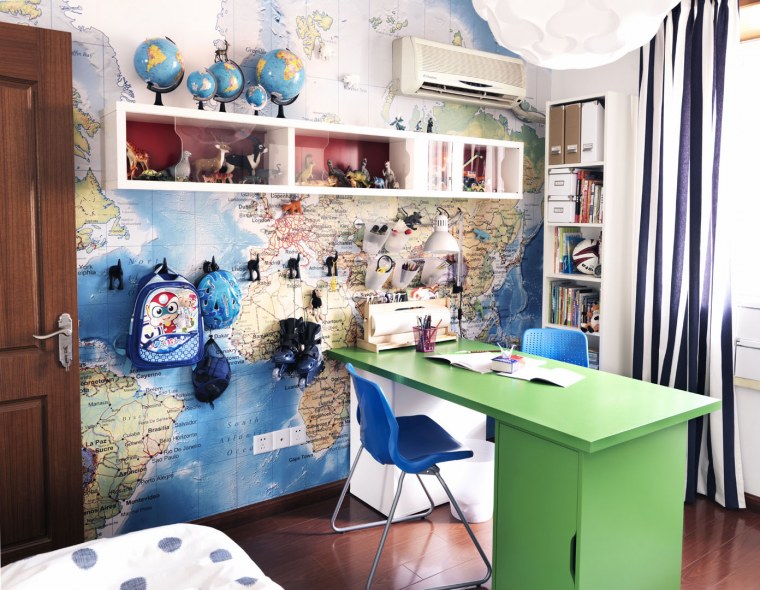 Розовая геймерская комната