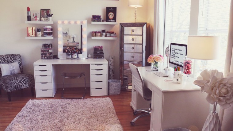 Комната Хикки аниме