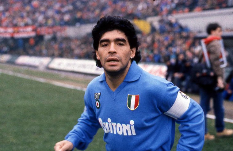 Диего Марадона футболист