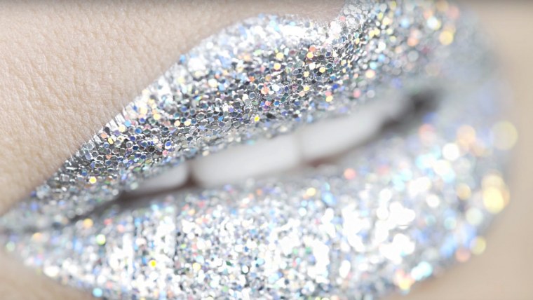 Новогодние игрушки серебристые