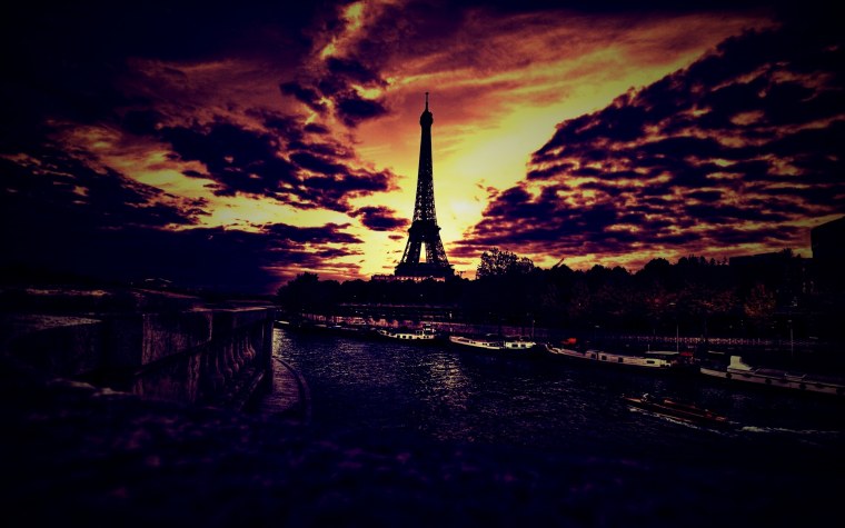 Эйфелева башня в Париже