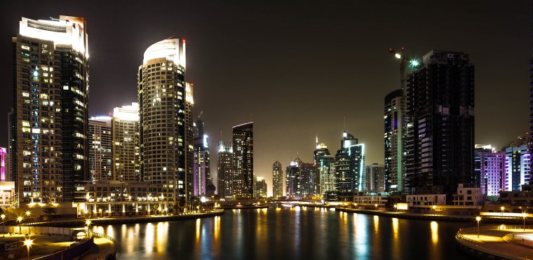 Пристань Дубай Марина ночью