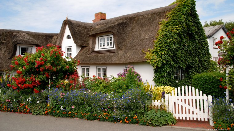 Шале у озера Карелия