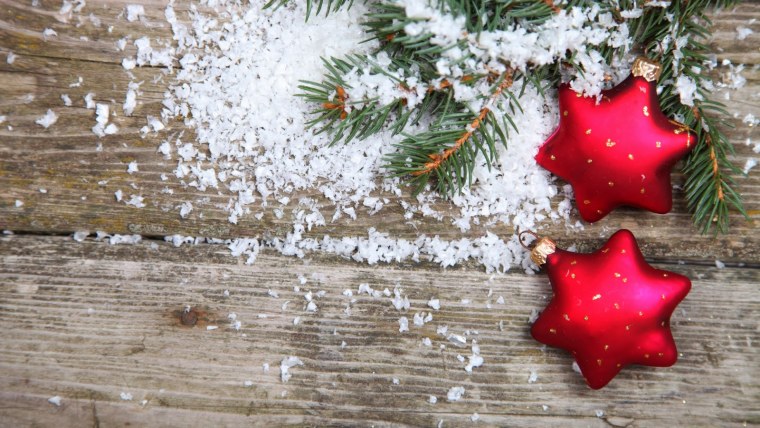 Елка с игрушками