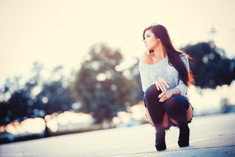 Девушки на корточках