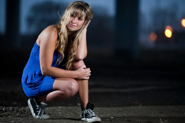 Девушки на корточках