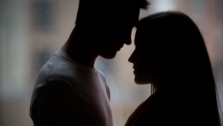 Объятия влюбленных