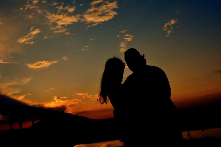 Романтические силуэты пар