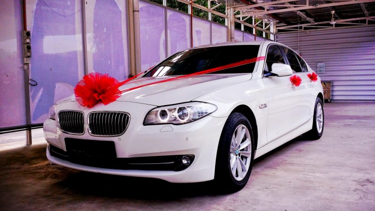 Мерседес GLE купе с бантом