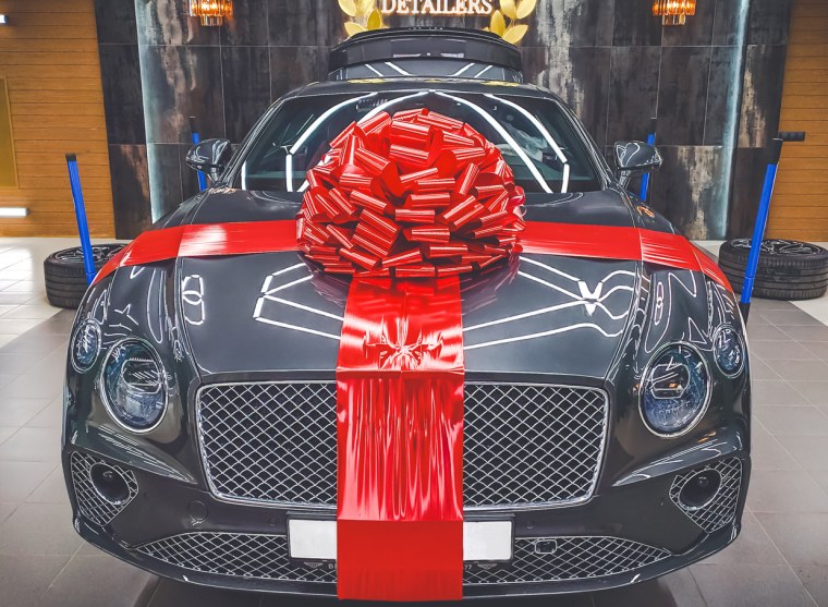 Подарочный бант на автомобиль