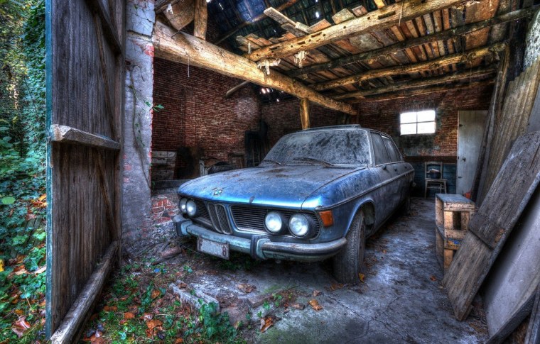 Порше 911 в гараже